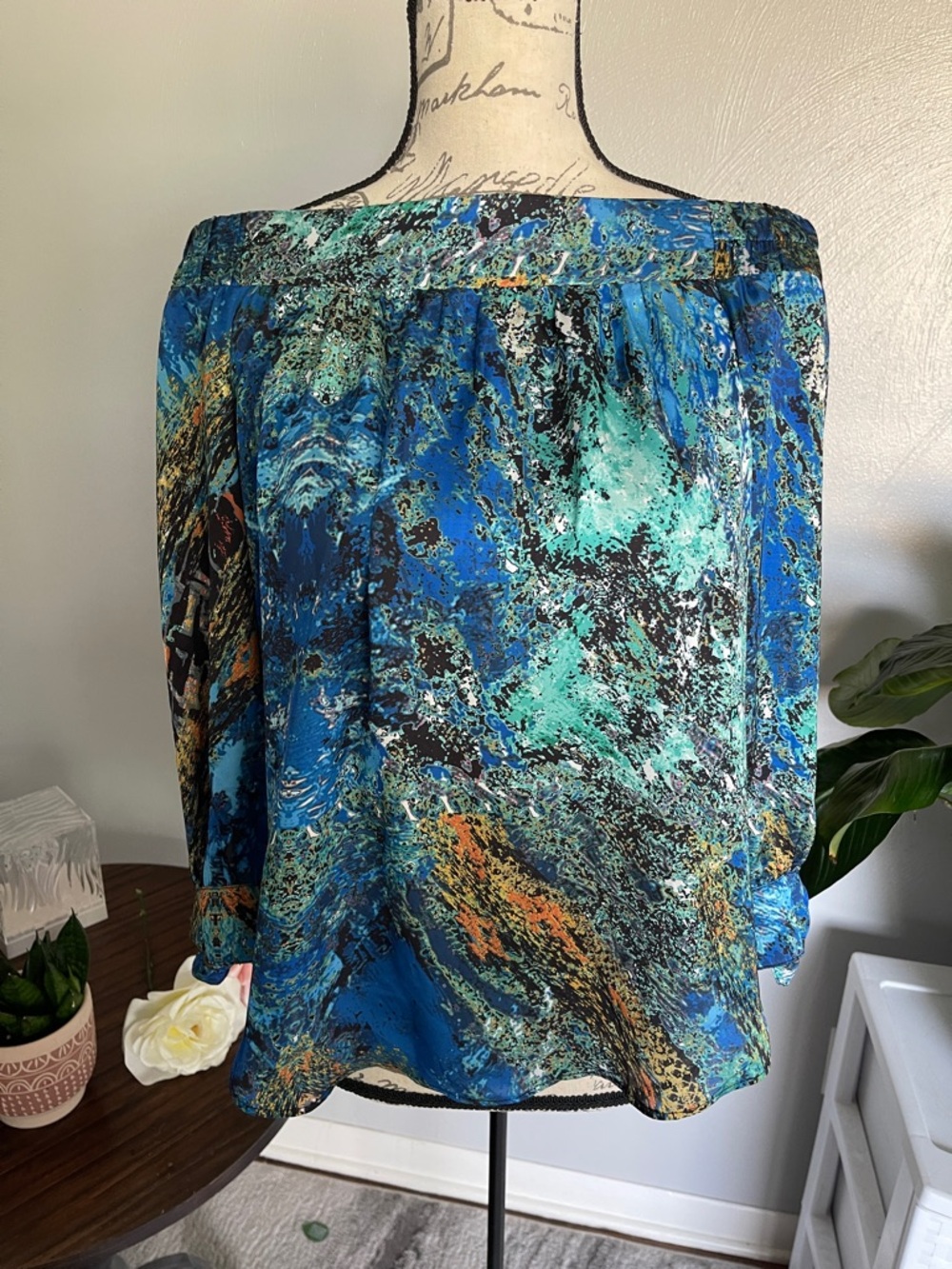 Bisou Bisou Blue Abstract Off Shoulder Tie Sleeve Blouse Size S Boho Chic